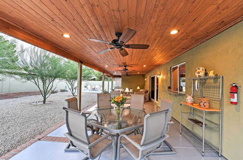 Foto 6 - Lovely Phoenix Home w/ Expansive Patio & Fire Pit