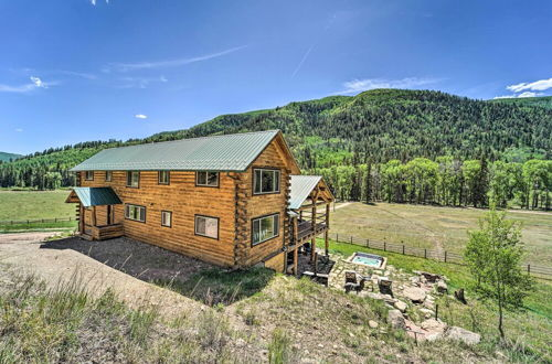 Foto 11 - Expansive Ranch w/ Views, Hot Tub & Game Room