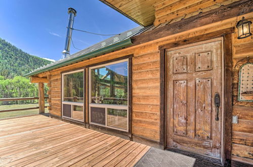 Foto 6 - Expansive Ranch w/ Views, Hot Tub & Game Room