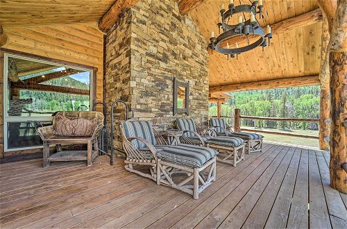 Foto 5 - Expansive Ranch w/ Views, Hot Tub & Game Room