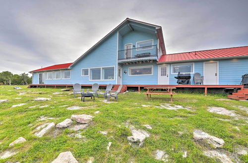 Photo 25 - Spacious Getaway w/ 11.5 Acres, Views, & Hot Tub