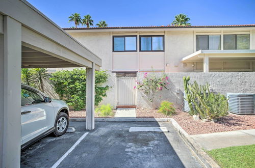 Photo 2 - Chic Townhome < 6 Miles to Dtwn Palm Springs