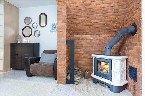 Foto 5 - Cozy Apartment With a Fireplace