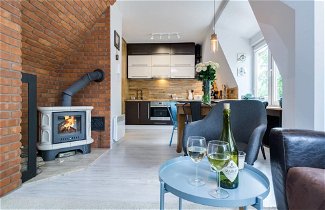 Photo 1 - Cozy Apartment With a Fireplace