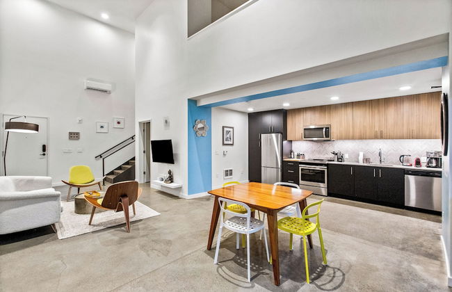 Posh Lofty Pad in Central Redmond - Foto 10
