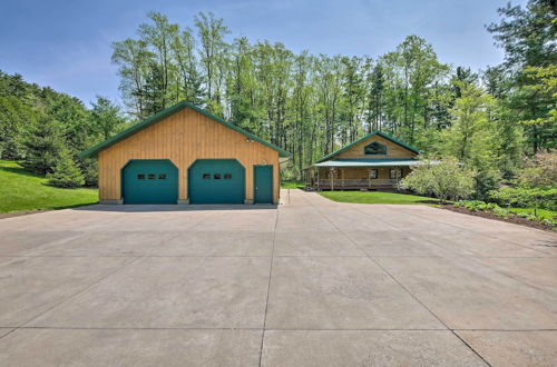 Foto 4 - 'the Red Pine Cabin' w/ Private Pond & Dock