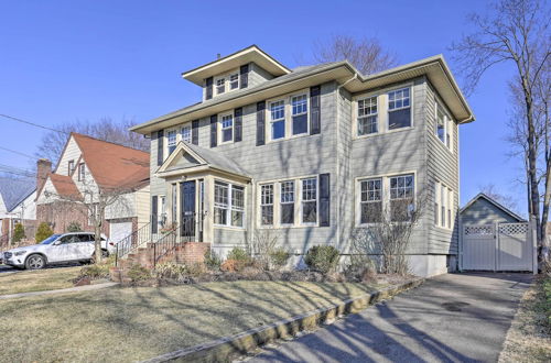 Foto 21 - Classic Teaneck Colonial Home With A Modern Touch