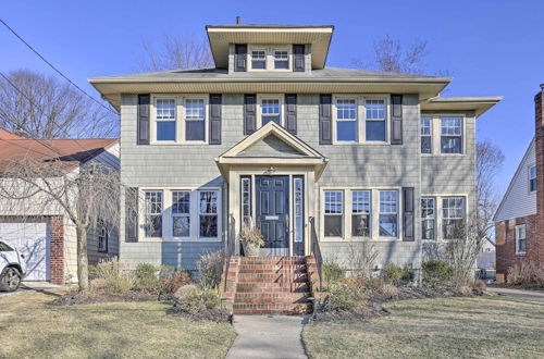 Photo 13 - Classic Teaneck Colonial Home With A Modern Touch