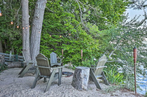 Photo 14 - Updated Lakefront Cottage w/ Dock & Mooring