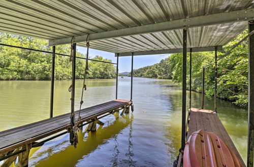 Foto 15 - Royal Cabin Haven W/private Dock on Ouachita River