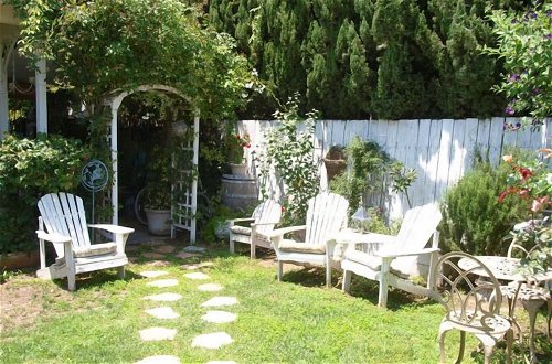 Photo 23 - Charming Culver City Cottage w/ Shared Pool+garden