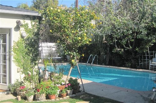 Photo 9 - Charming Culver City Cottage w/ Shared Pool+garden