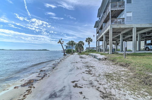 Photo 9 - Beachfront Cedar Key Retreat w/ Pool Access