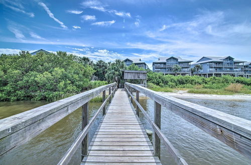 Photo 14 - Beachfront Cedar Key Retreat w/ Pool Access