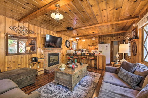 Photo 19 - Pet-friendly Cabin - 5 Minutes to Big Bear Lake