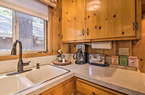 Photo 10 - Pet-friendly Cabin - 5 Minutes to Big Bear Lake