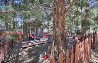 Photo 3 - Pet-friendly Cabin - 5 Minutes to Big Bear Lake