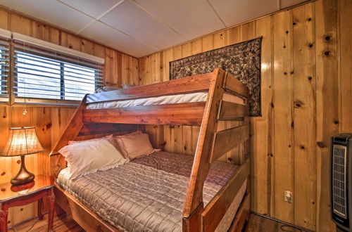 Photo 16 - Pet-friendly Cabin - 5 Minutes to Big Bear Lake