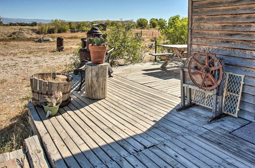 Foto 16 - Converted Historic Schoolhouse w/ Hot Tub & Views