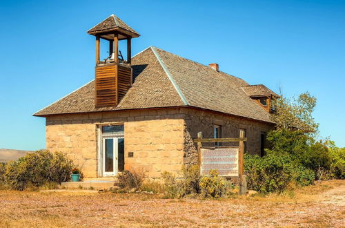 Foto 19 - Converted Historic Schoolhouse w/ Hot Tub & Views