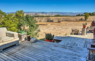 Foto 3 - Converted Historic Schoolhouse w/ Hot Tub & Views