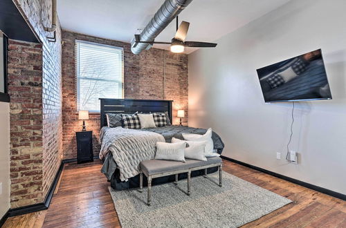 Photo 6 - Sleek, Modern Loft in Downtown Springfield