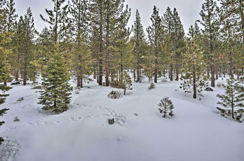 Photo 10 - Peaceful & Upscale Ski Cabin: 11 Mi to Heavenly