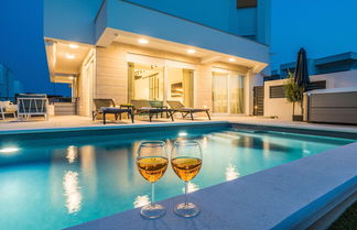 Photo 1 - Apartment Sun Private Pool and Jacuzzi