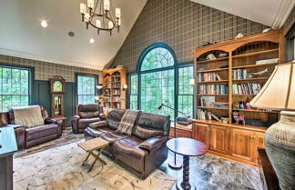 Photo 3 - Extravagant Atglen Manor w/ Private 60-acre Land