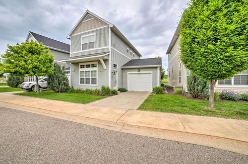 Foto 19 - Benton Harbor Townhome w/ Golf Course View