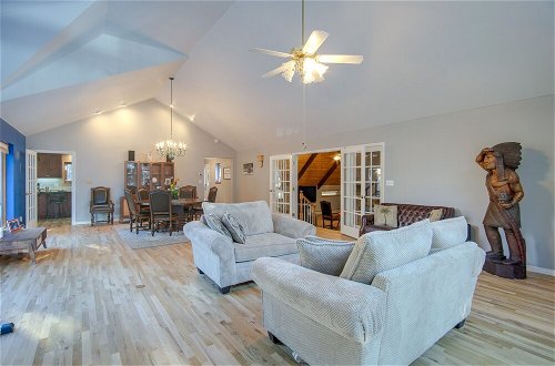 Foto 22 - Spacious Nathrop Home w/ Fire Pit & On-site Creek