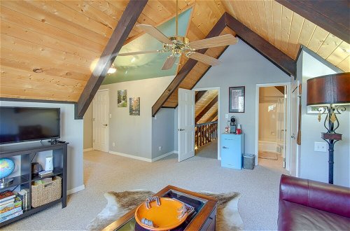 Foto 2 - Spacious Nathrop Home w/ Fire Pit & On-site Creek