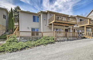 Photo 3 - Deep Creek Lake Townhome W/deck & Water Views