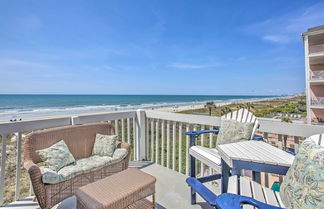 Foto 1 - Sunny Seaside Condo w/ View - Walk to Beach