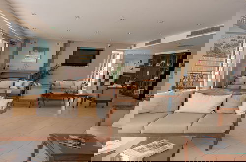 Photo 2 - Almiriki Chios Rooms & Apartments