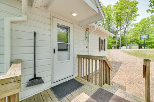 Photo 22 - Cozy Carp Lake Cottage W/dock, 4 Kayaks & Fire Pit