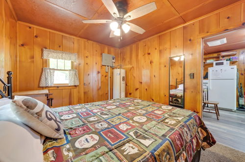 Photo 28 - Cozy Carp Lake Cottage W/dock, 4 Kayaks & Fire Pit