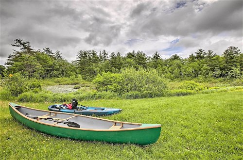 Foto 12 - Pet-friendly Togus Pond Home: Kayak & Canoe