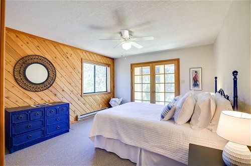 Foto 16 - Spacious Home w/ Hot Tub, Sunroom & Views