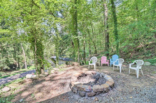 Photo 2 - Charming Higden Cabin Near Greers Ferry Lake