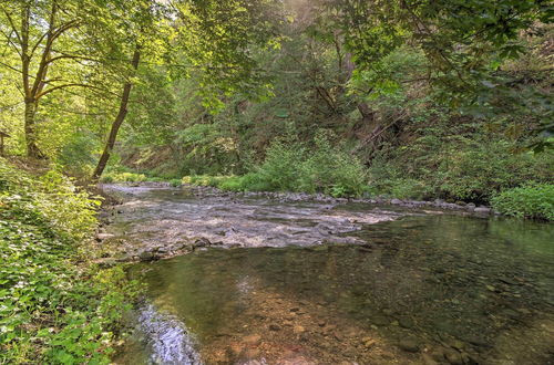 Foto 28 - Outdoor Adventure: Tranquil Creekside Retreat