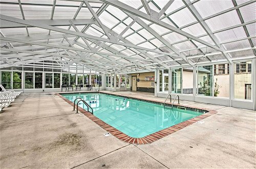 Foto 8 - Downtown Pigeon Forge Condo w/ Pool Access