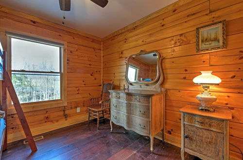 Foto 12 - Quiet Shenandoah Cabin w/ Porch & Pastoral Views