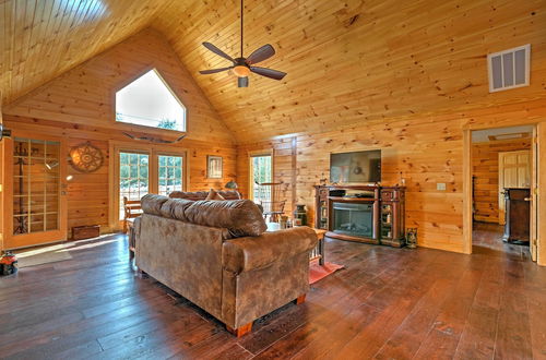 Photo 18 - Quiet Shenandoah Cabin w/ Porch & Pastoral Views