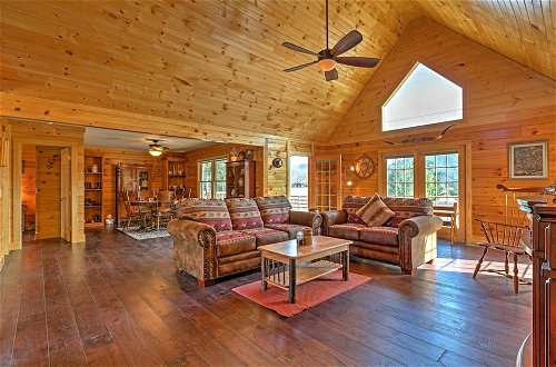 Photo 19 - Quiet Shenandoah Cabin w/ Porch & Pastoral Views