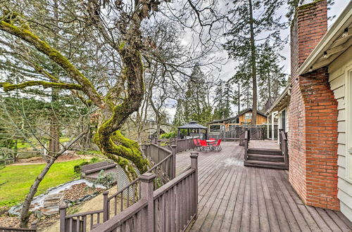 Photo 3 - Spacious Grants Pass Home w/ Hot Tub & Views