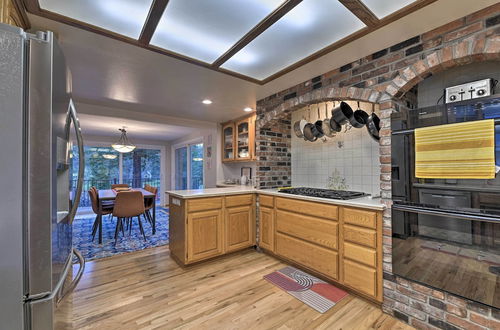 Photo 27 - Spacious Grants Pass Home w/ Hot Tub & Views