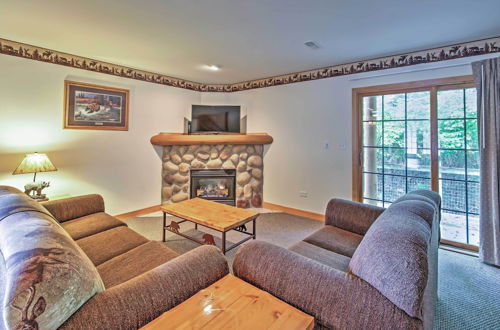 Photo 12 - Cozy Townhome, Half Mi to Starved Rock State Park