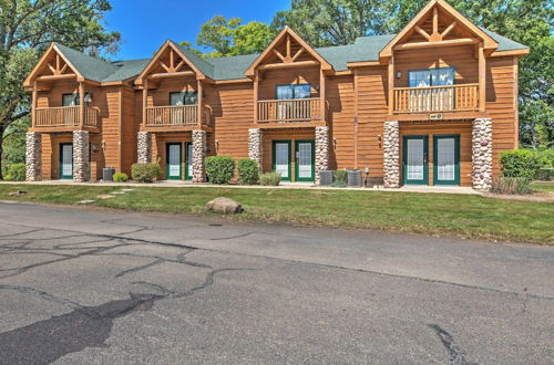 Foto 13 - Cozy Townhome, Half Mi to Starved Rock State Park