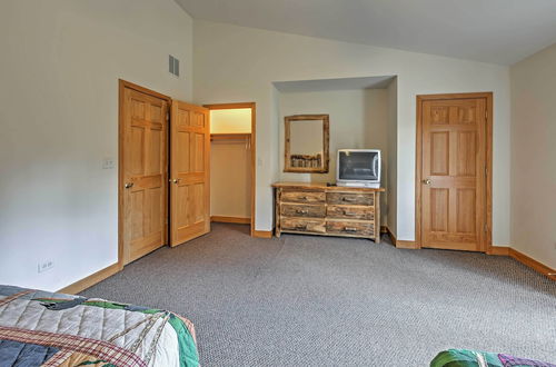 Photo 6 - Cozy Townhome, Half Mi to Starved Rock State Park